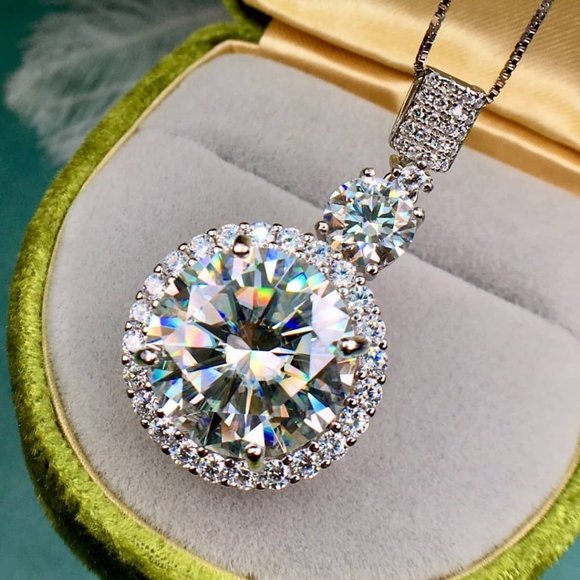 Certified 11ct. t.w. Moissanite Diamond Halo Necklace NEW - Picture 5 of 9